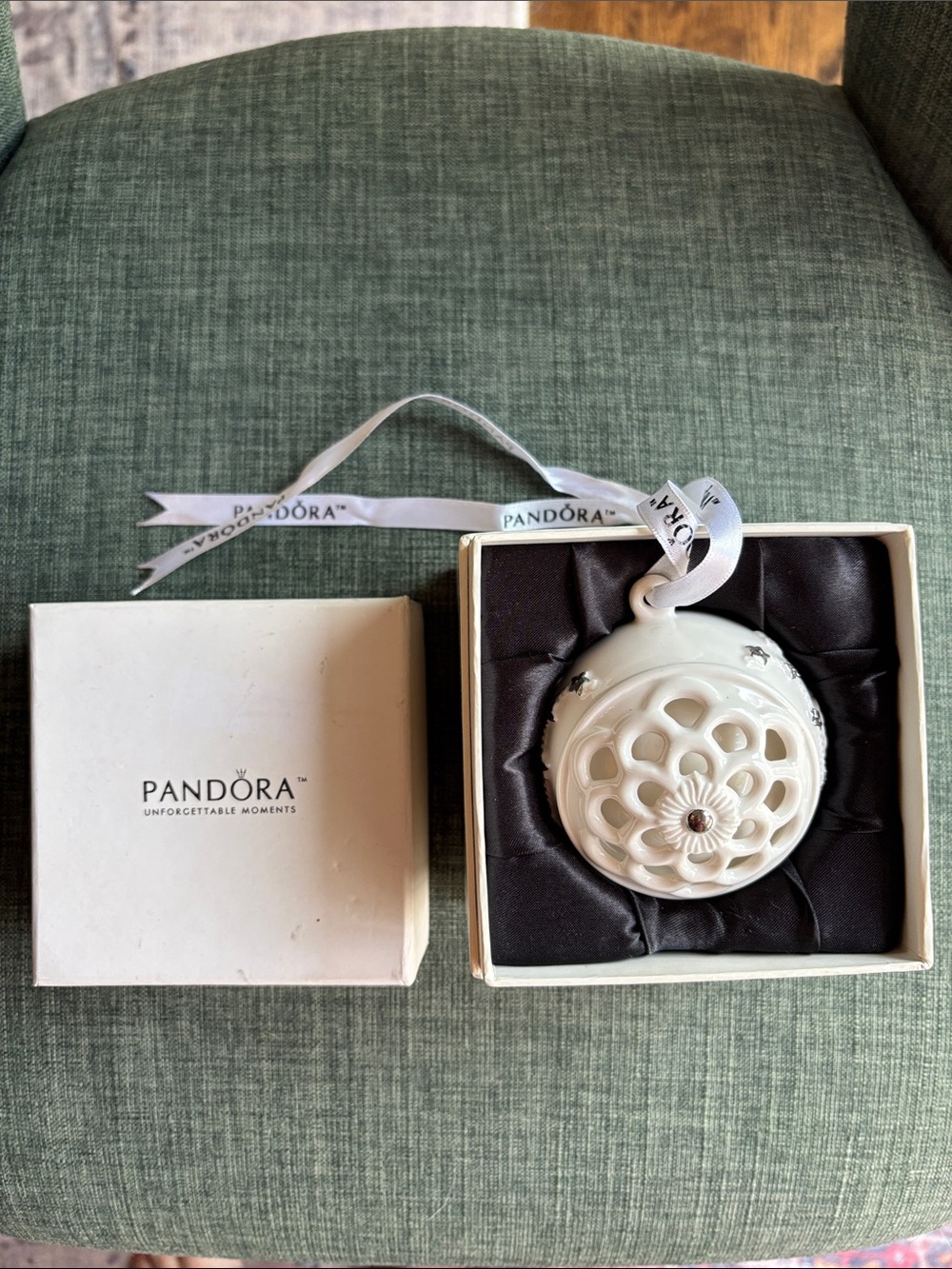 Pandora White Christmas Ornament 2011 w Ribbon & box collectible holiday rare